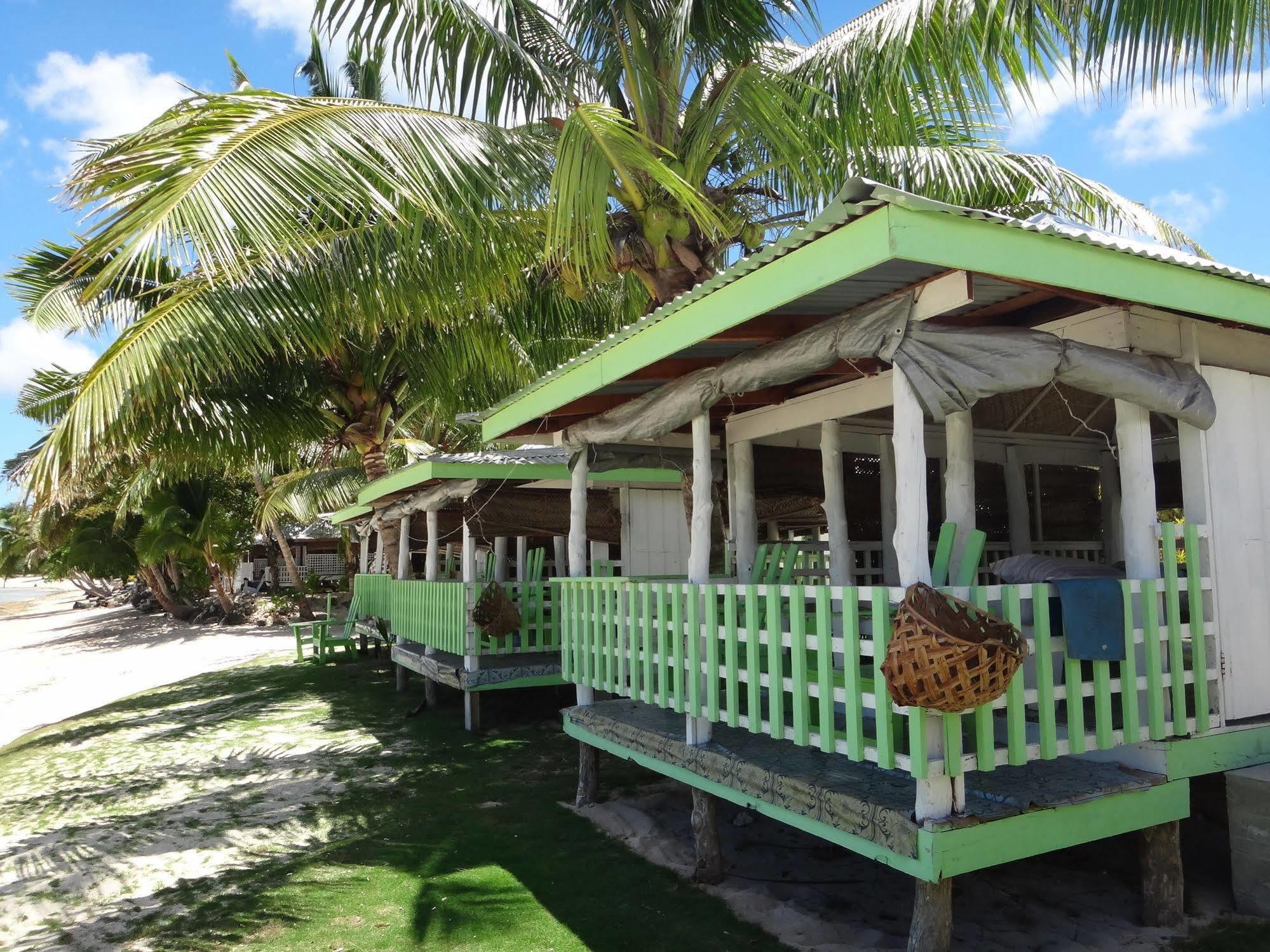 Tailua Beach Fales Manase Exterior foto